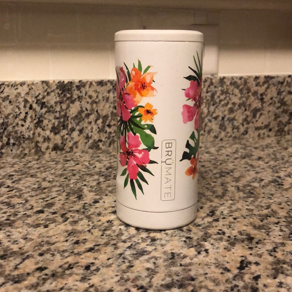 Brumate skinny can coozie